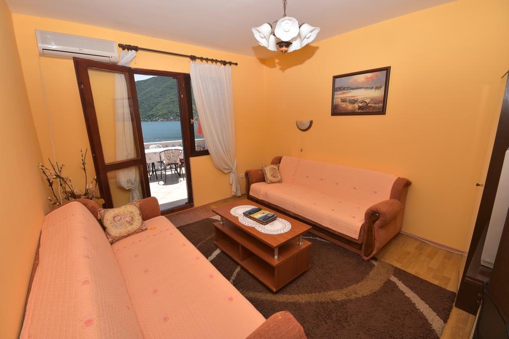 Apartments Biga Donji Morinj Kamer foto
